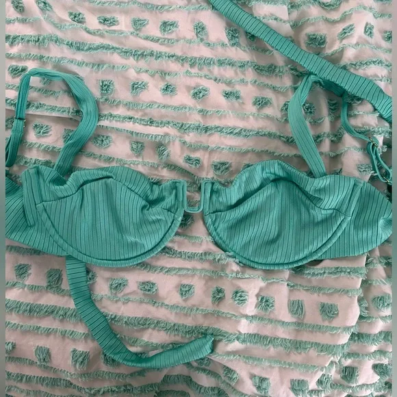 Monday Swimwear Turquoise Top - Picture 2 of 3